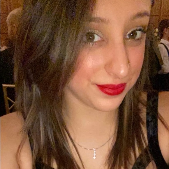 Meet your Posher, Tess - Picture 1 of 3